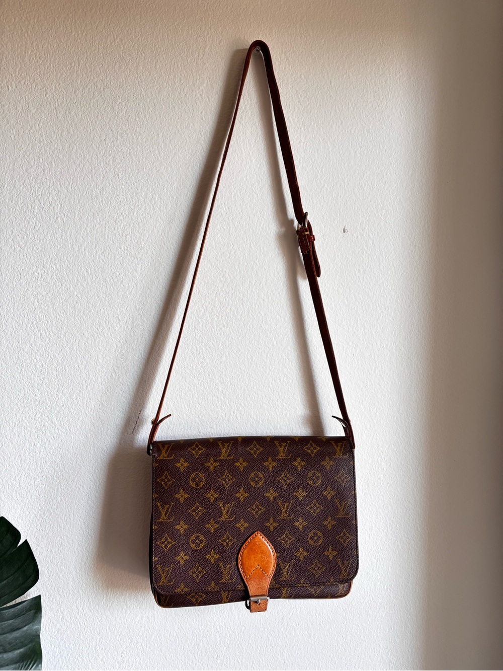 Louis Vuitton Monogram Crossbody with Tan Leather Tab - Picture 2 of 16